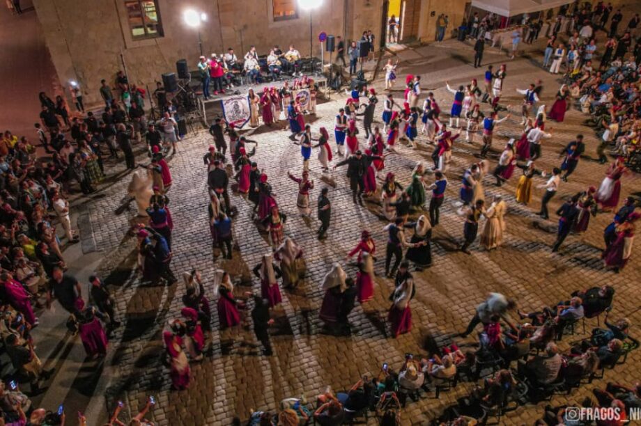 Παραδοσιακη Στρατα