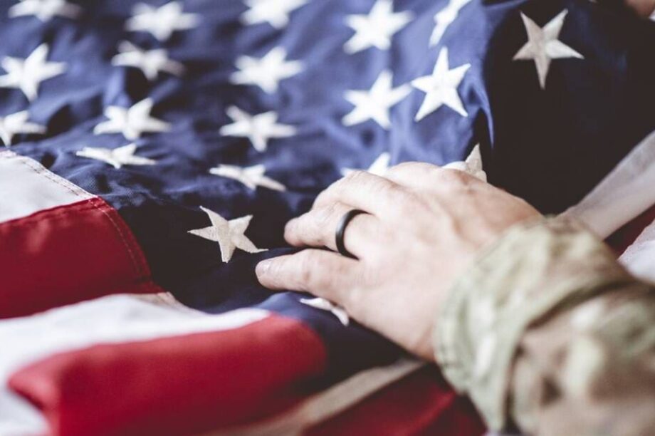 ΗΠΑ αστυνομία στρατιώτης σημαία