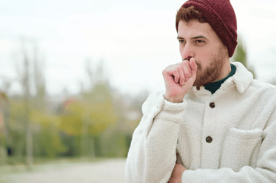 βήχας άνδρας κρυολόγημα