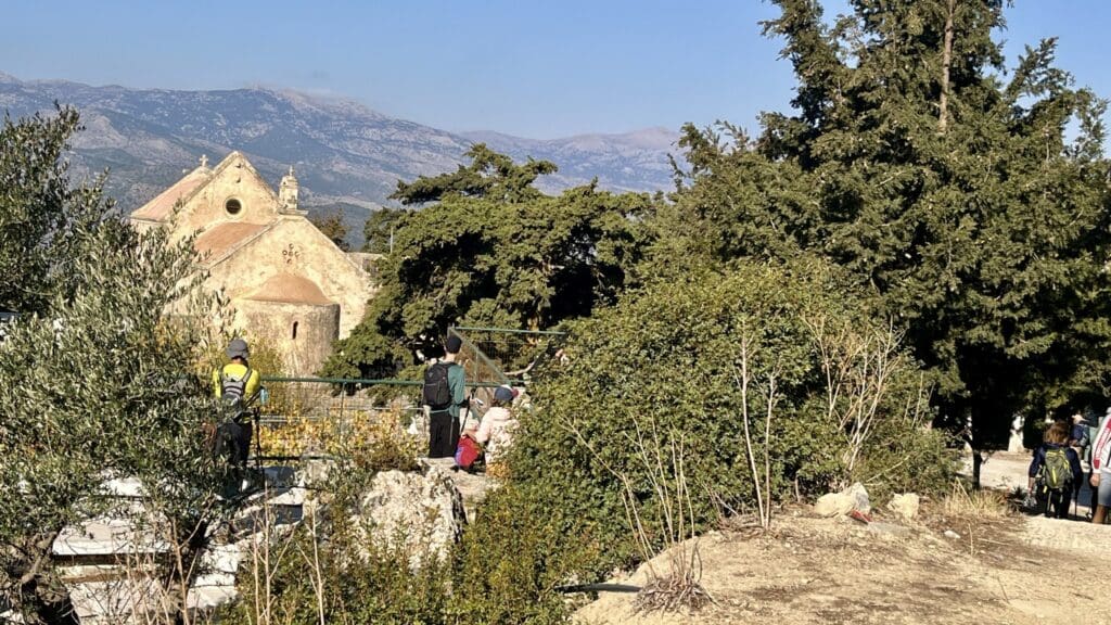 μονη βρυωμενης 