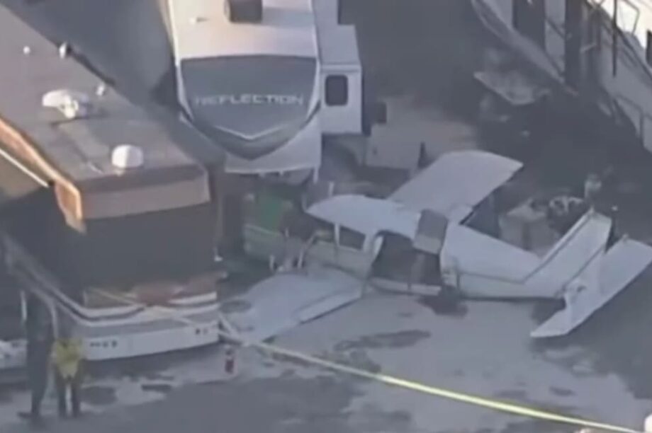 αεροπλάνο πτωση παρκινγκ