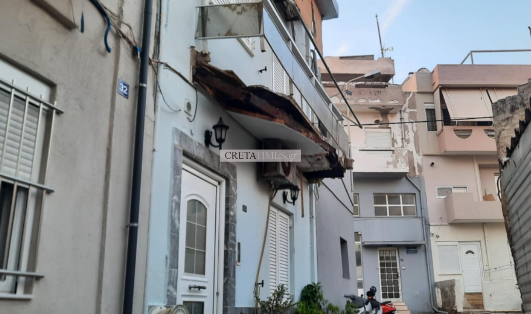 Αγιά Τριάδα μπαλκόνι