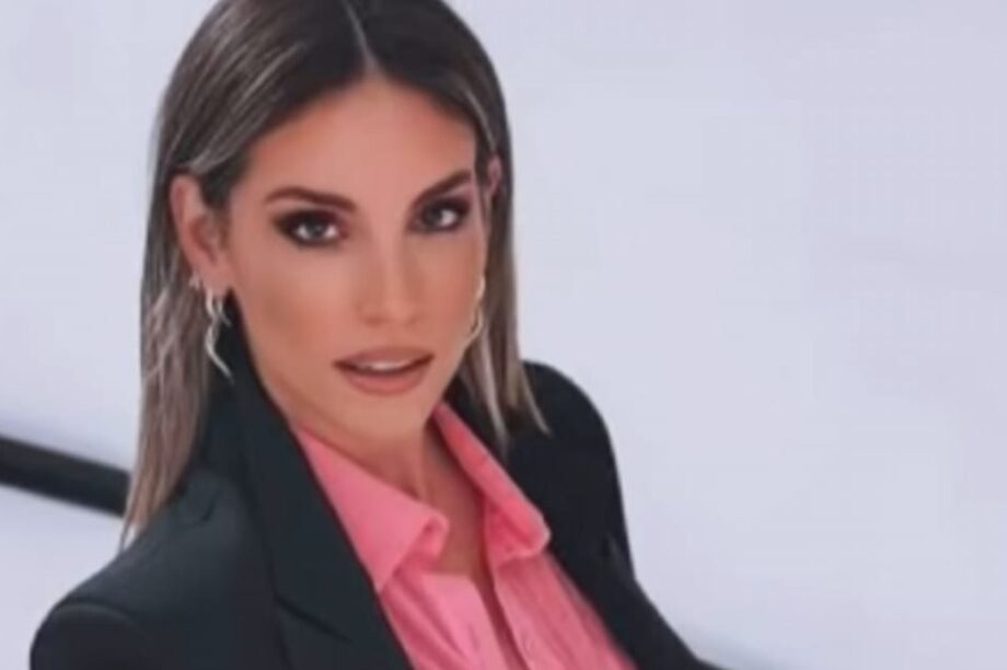 Αθηνά Οικονομάκου