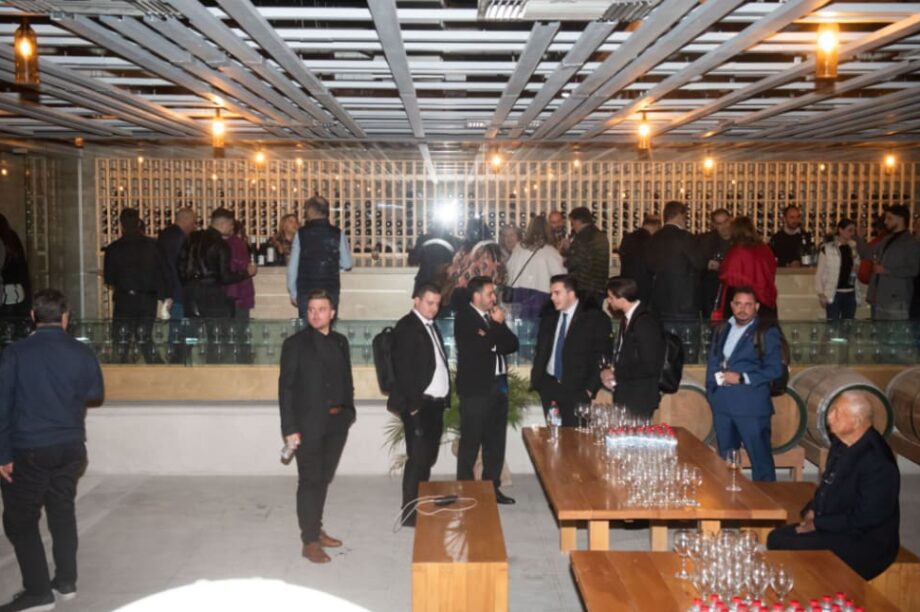 εγκαινια κρασια