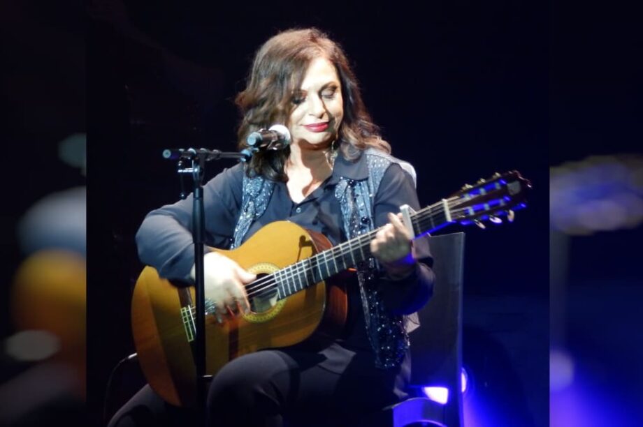 χαρις αλεξιου