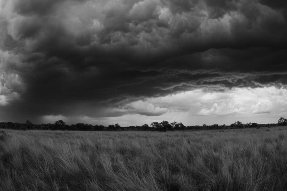 καιρός βροχή συννεφιά