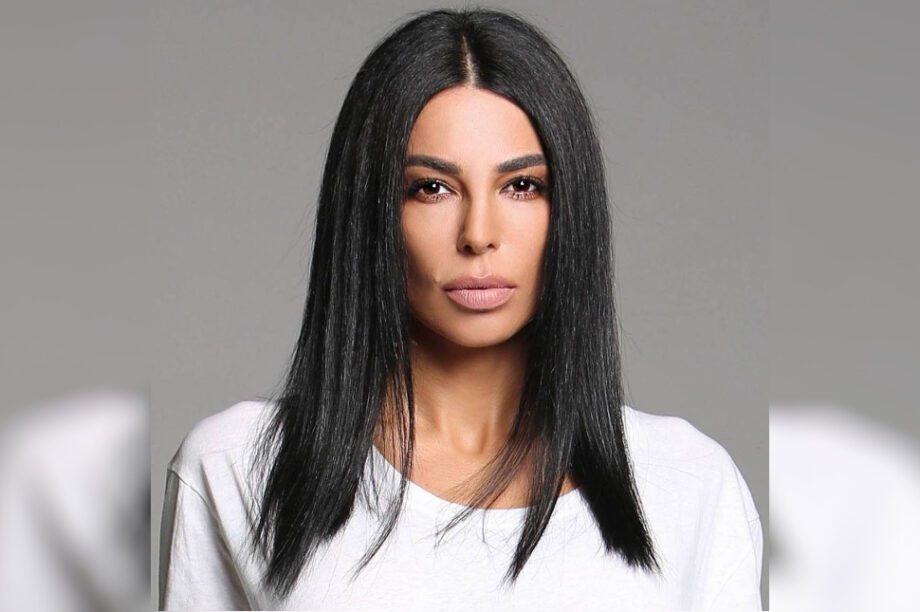 Κέλλυ Κελεκίδου