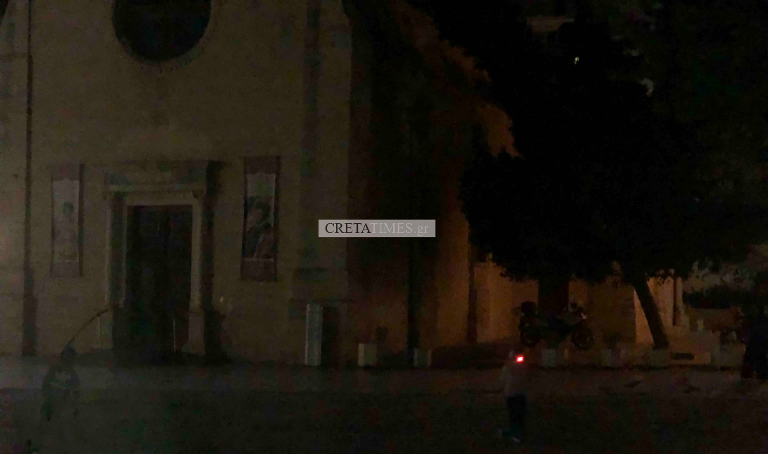πλατεία Αγίας Αικατερίνης σκοτάδι