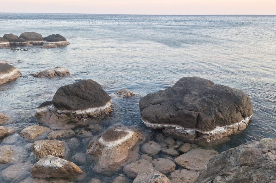 βράχοι Τρεις Εκκλησιές