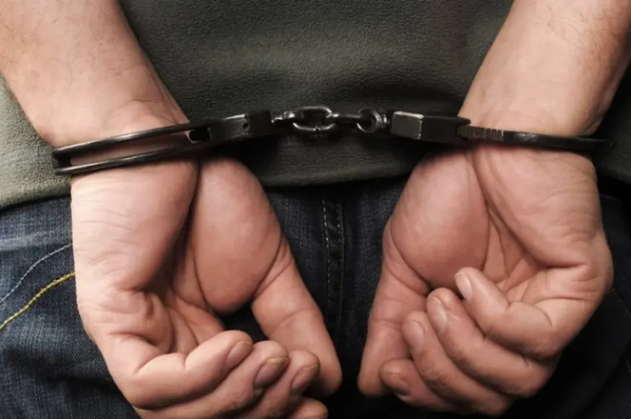 σύλληψη - χειροπεδες
