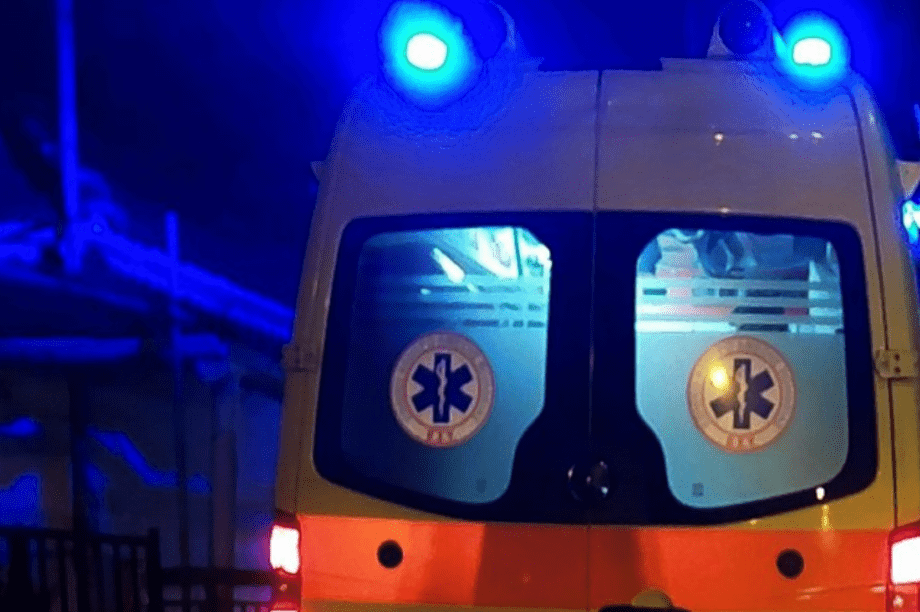 ΕΚΑΒ-ασθενοφόρο