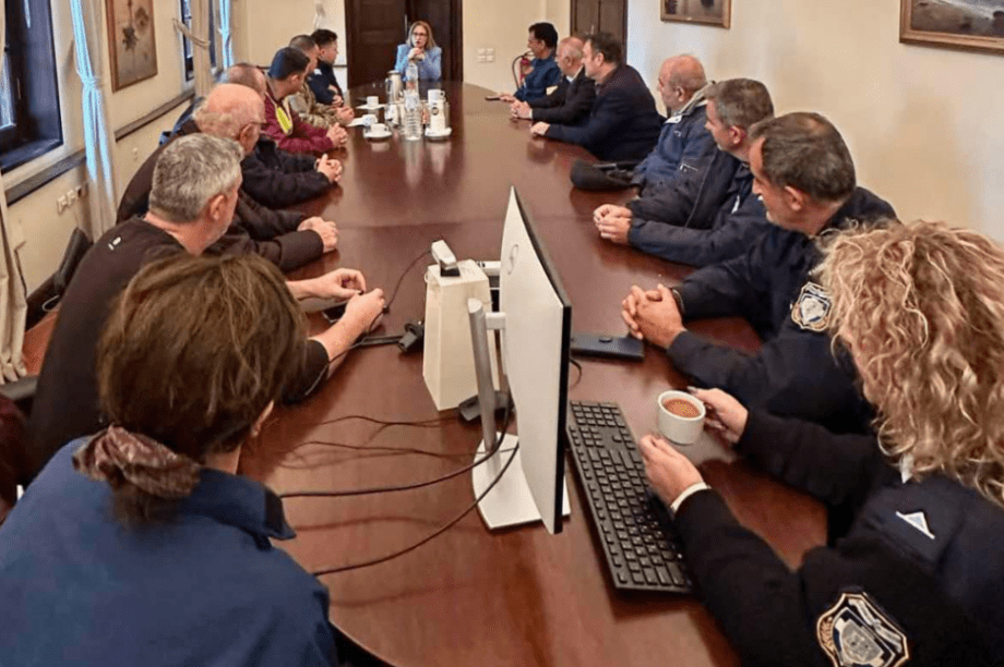 ενστολοι αποκξεντρωμένη