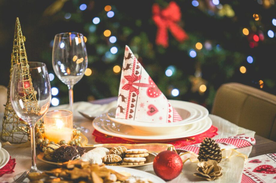χριστουγεννιάτικο τραπέζι υπνηλία