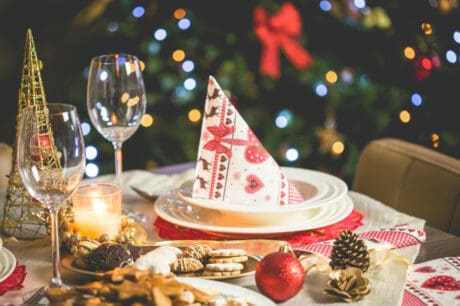 χριστουγεννιάτικο τραπέζι υπνηλία