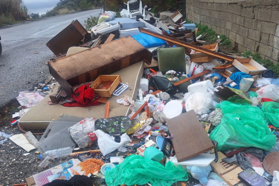 Σπήλι Ρέθυμνο Σκουπίδια