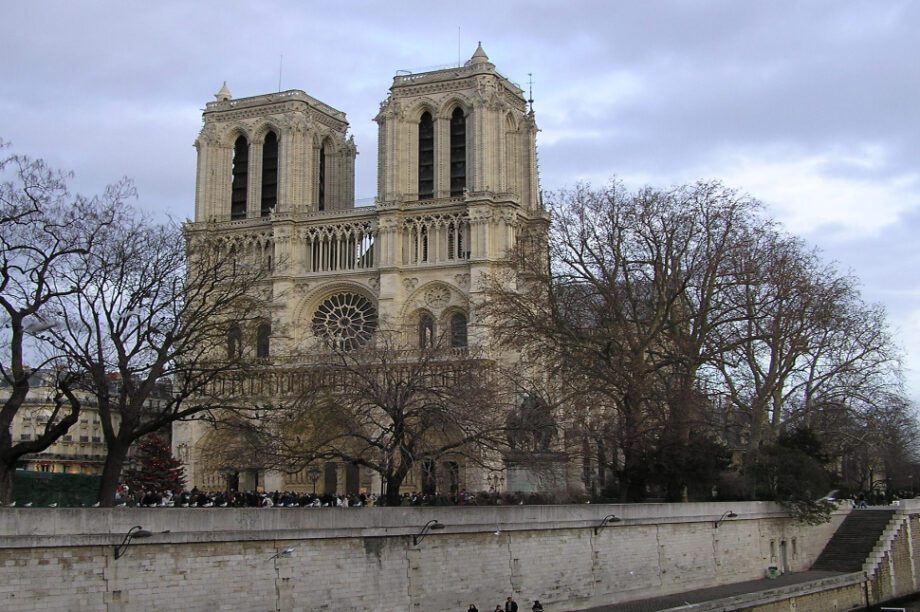 παναγια των Παρισιων