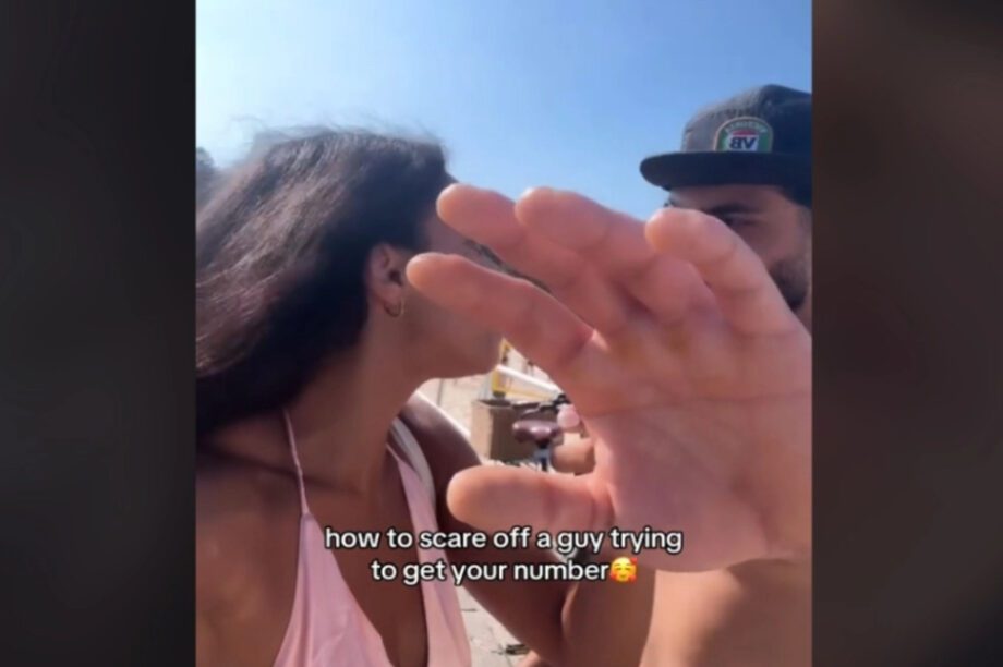 πέσιμο άνδρας παραλία