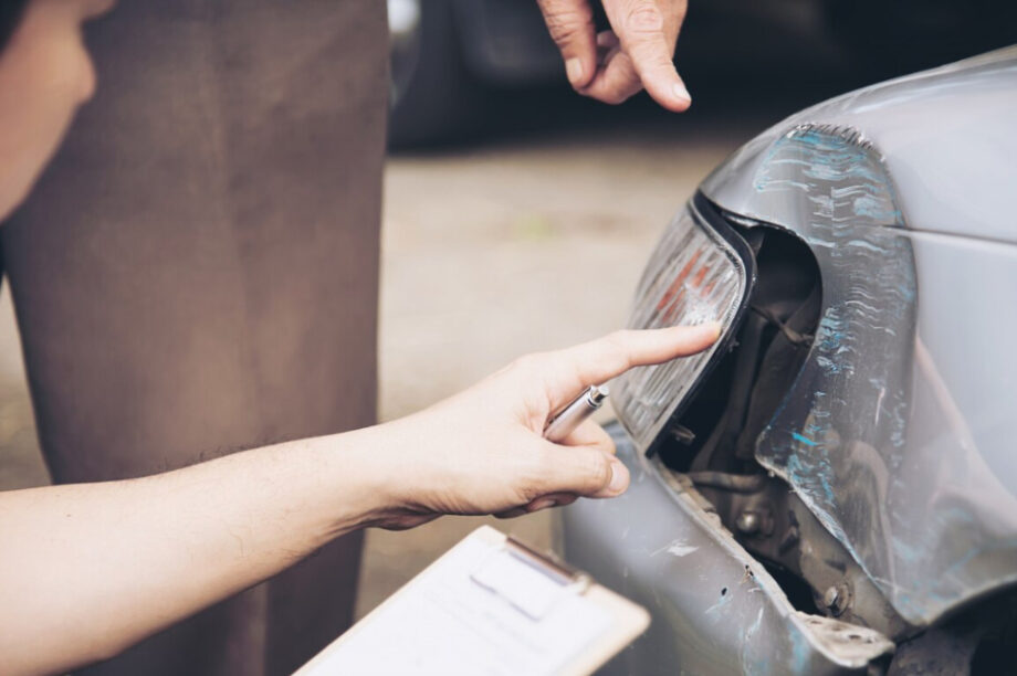 ΑΥΤΟΚΙΝΗΤΟ ΤΡΑΚΑΡΙΣΜΑ ΓΡΑΤΖΟΥΝΙΑ