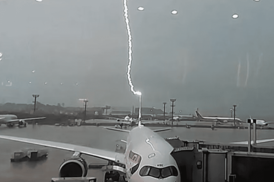 κεραυνός αεροσκάφος