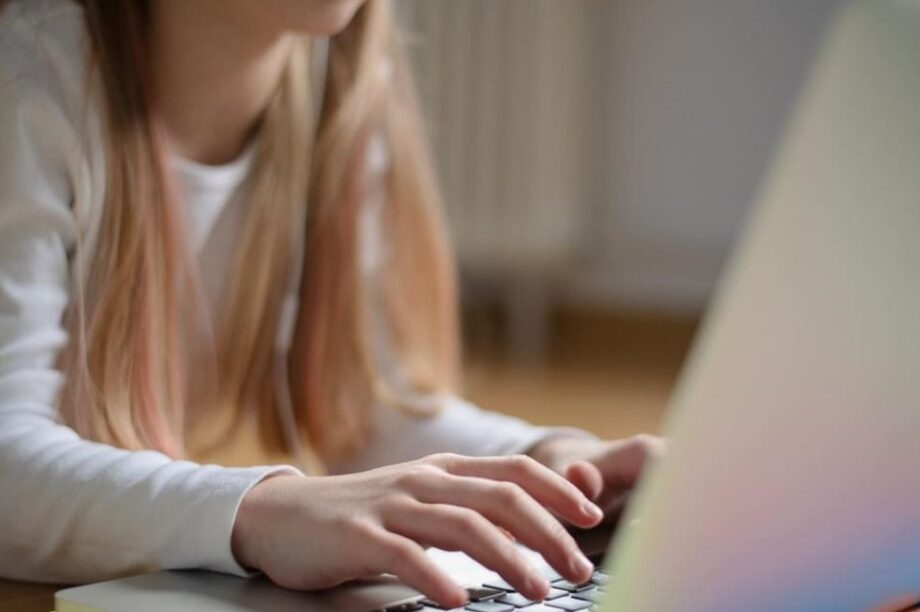 παιδί και διαδίκτυο