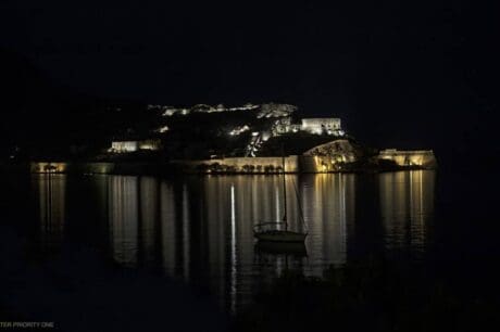 Σπιναλόγκα βράδυ