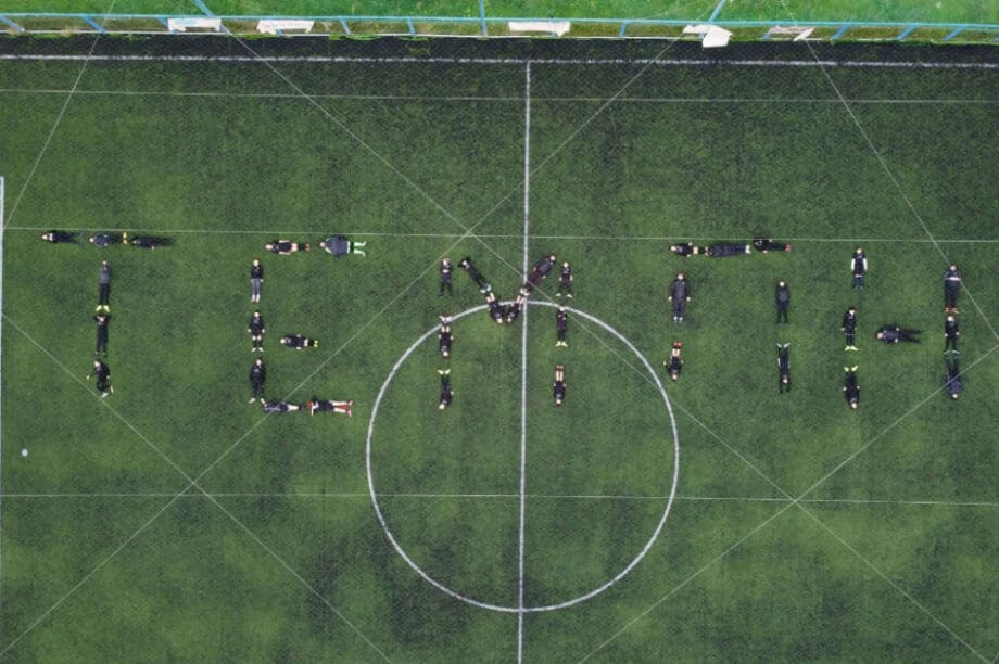 Το μήνυμα των παιδιών της Ακαδημίας του Ερασιτέχνη ΟΦΗ για τα Τέμπη