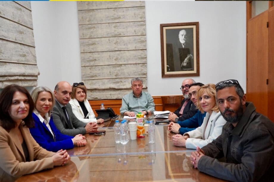 Αρναουτάκης Νοσηλευτές