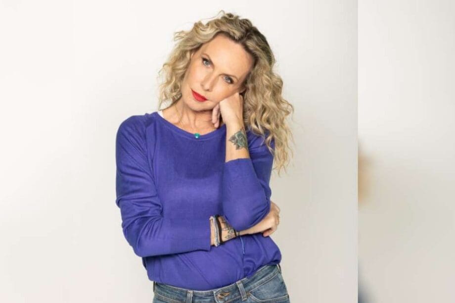 Εβελίνα Παπούλια