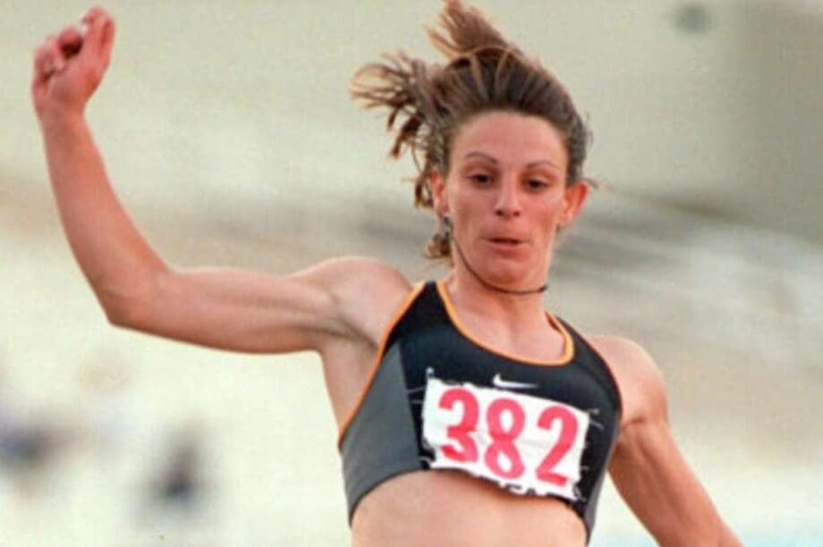 Ελένη Καραμπεσίνη