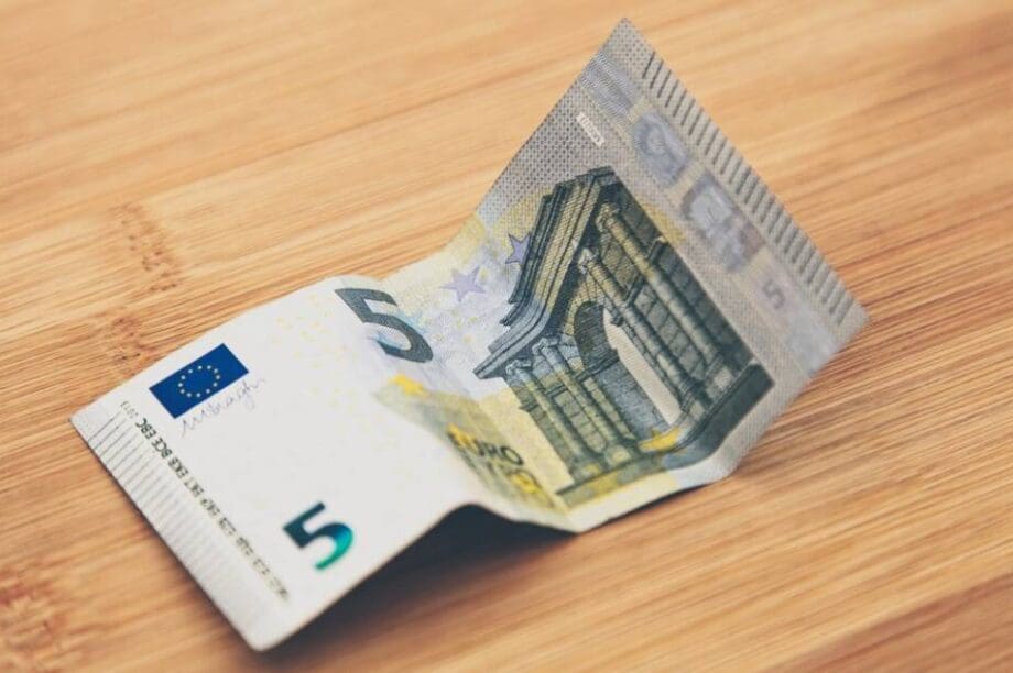 ευρώ χρήματα μισθός