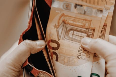 χρήματα πορτοφόλι