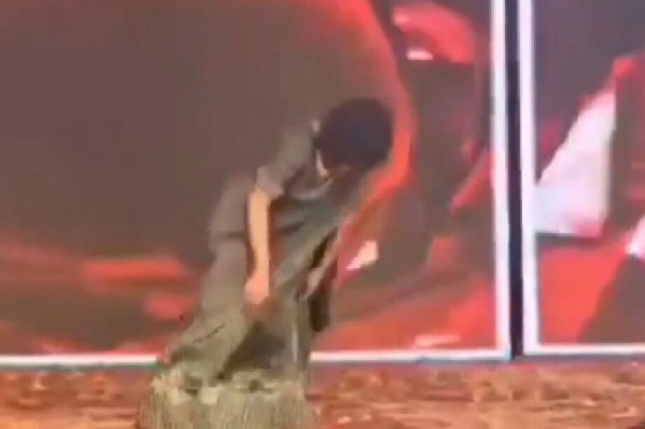 ΤΡΑΓΩΔΙΑ ΓΑΜΟΣ ΙΝΔΙΑ