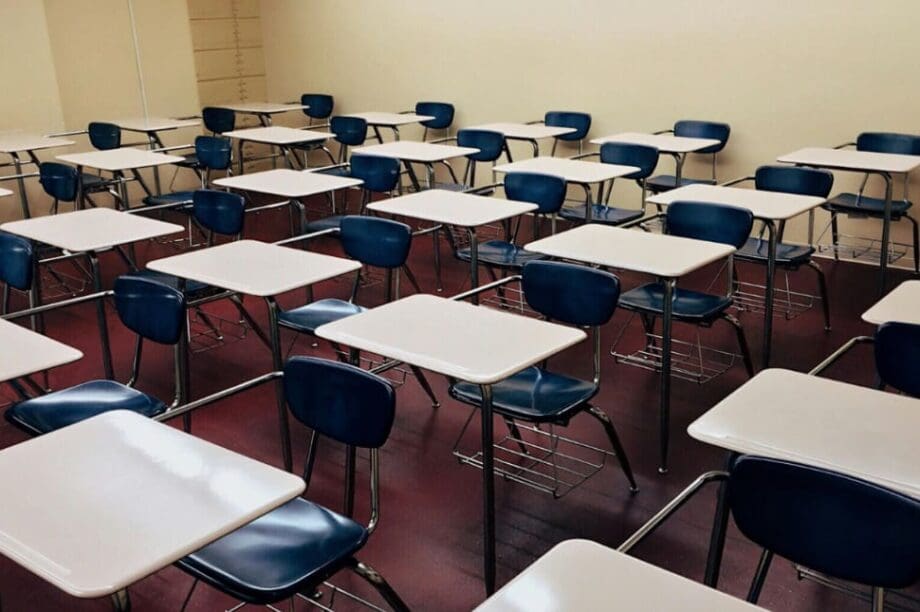 σχολείο Σχολεία Αντιδράσεις Ένωσης Γονέων στο Δημοτικό Συμβούλιο για τα «Ωνάσεια»