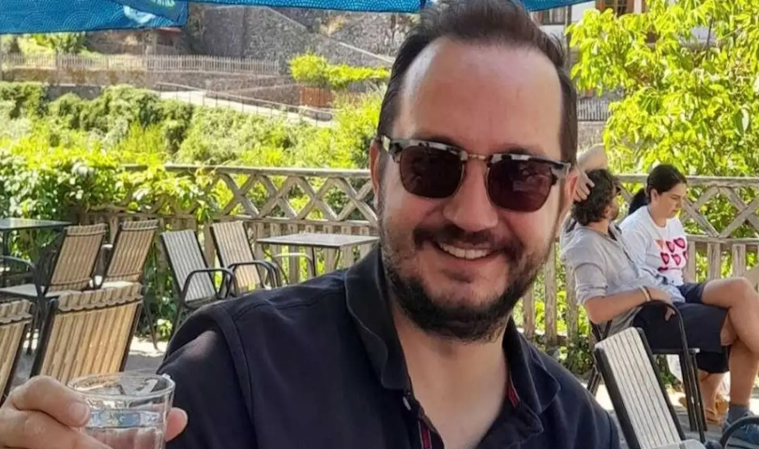 Βασίλης Καλογήρου