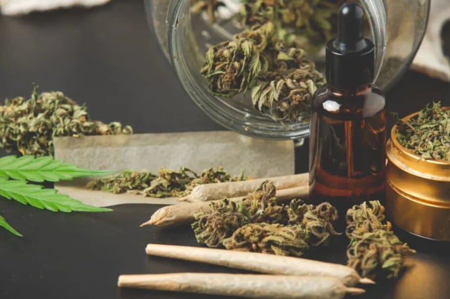 ΧΑΣΙΣ ΚΑΝΝΑΒΗ