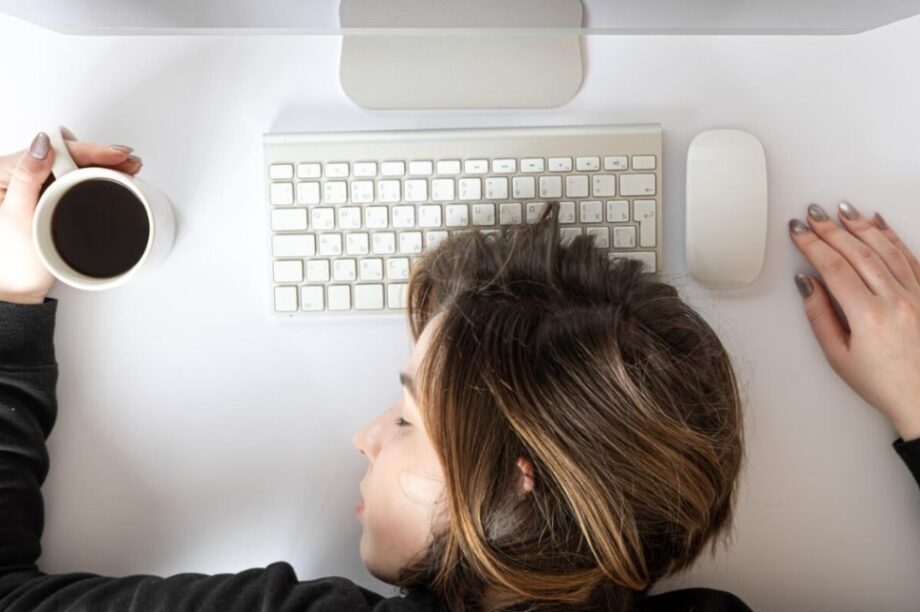 ΥΠΝΟΣ ΝΥΣΤΑ ΔΟΥΛΕΙΑ