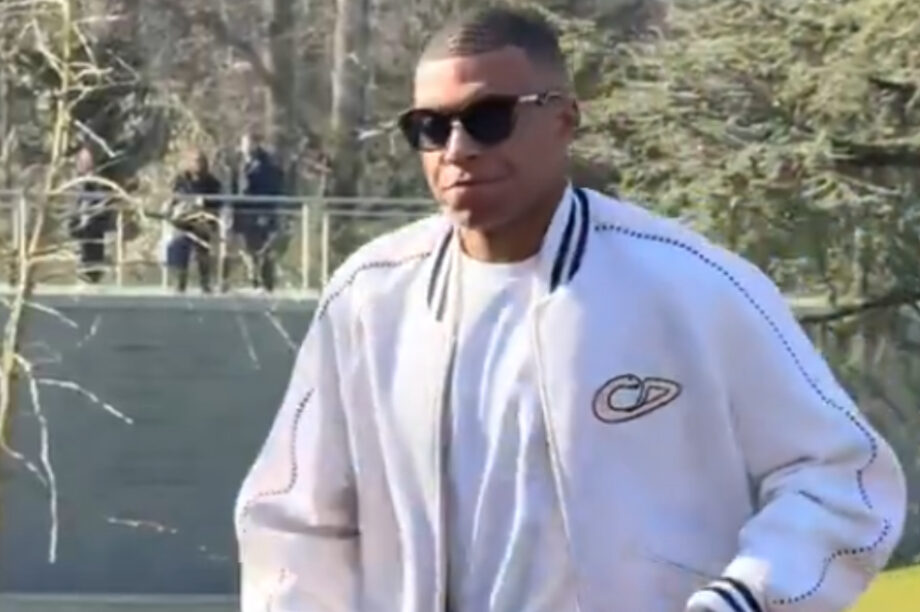 Εμπαπέ: Εμφανίστηκε με τζάκετ αξίας 4000€!