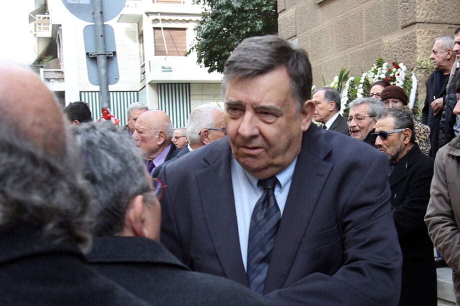 Διέγραψαν τον Καρατζαφέρη από το ΛΑΟΣ