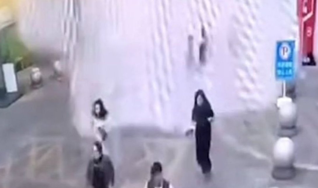Σεισμός Μιανμάρ πισίνα