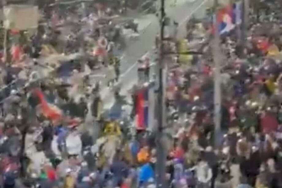 Βελιγράδι: Μυστήριο με το πλήθος που διαλύεται πανικόβλητο χωρίς λόγο