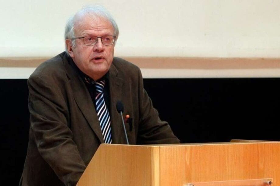 Άκης Τσελέντης