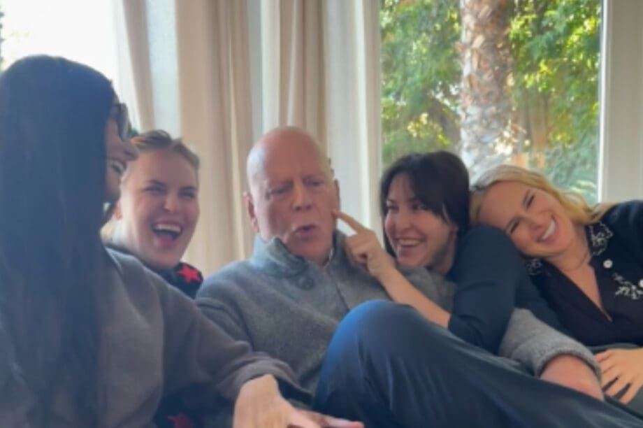 Οι ευχές της Ντέμι Μουρ και της κόρης τους στον Μπρους Γουίλις