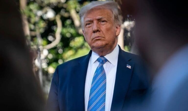 Κατακρίνει την ανταλλαγή κρατουμένων ο Τραμπ