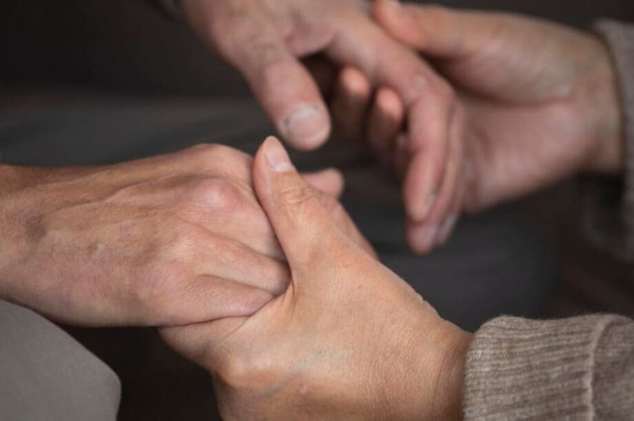 ΧΕΡΙΑ ΗΛΙΚΙΩΜΕΝΟΙ