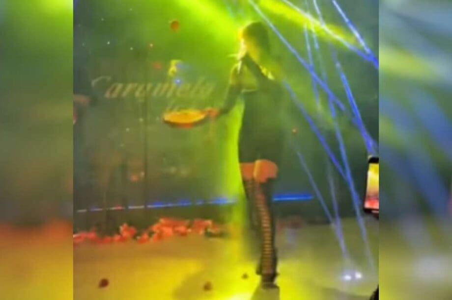 μπουζούκια ρακέτα