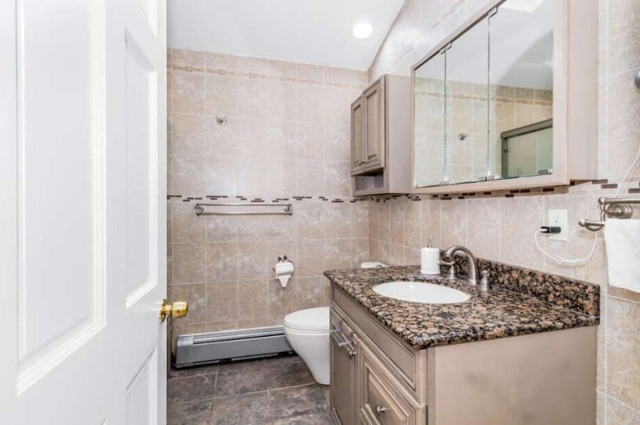 πόρτα του μπάνιου