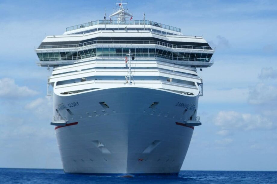 πλοιο κρουαζιεροπλοιο