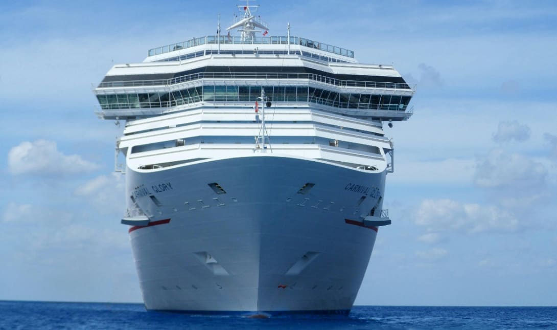 πλοιο κρουαζιεροπλοιο