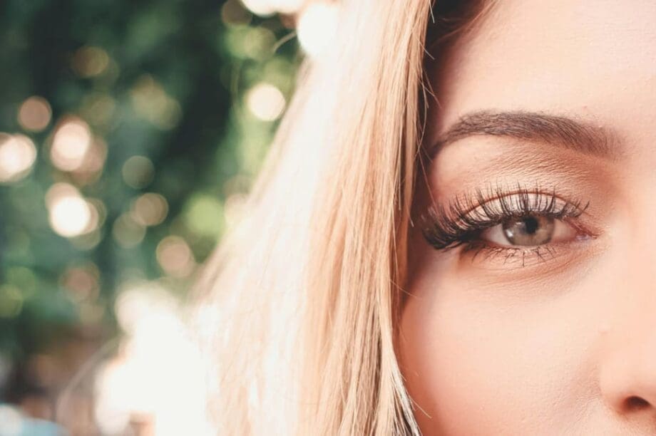 βλεφαρίδες μακιγιάζ