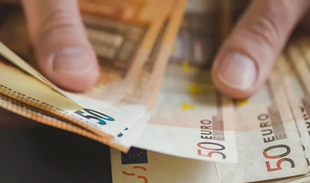 χρήματα πληρωμές